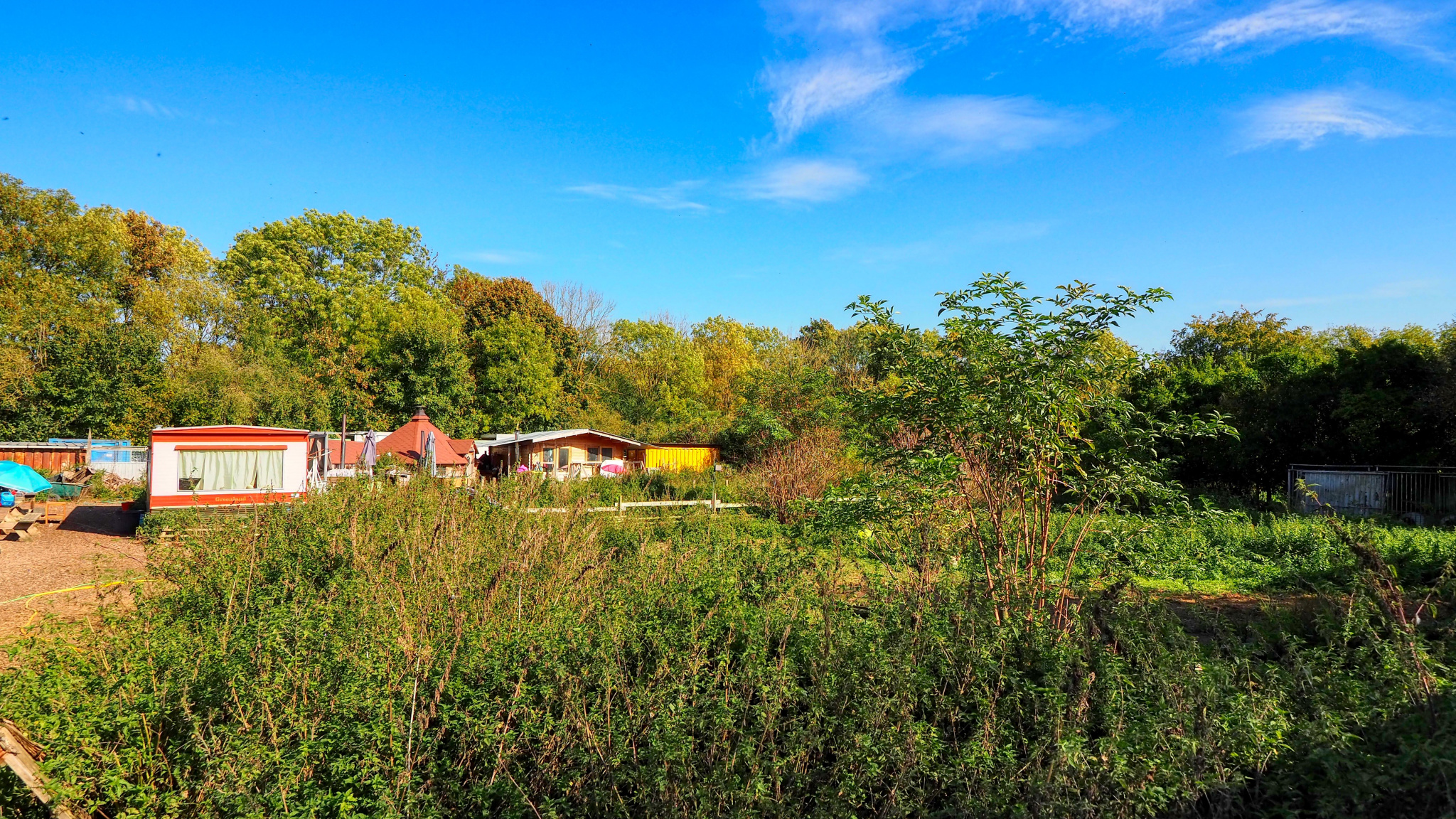 Immo80 – L'immobilier à Amiens et dans la Somme-Corps de ferme Amiens ,1 hectare de terrain .